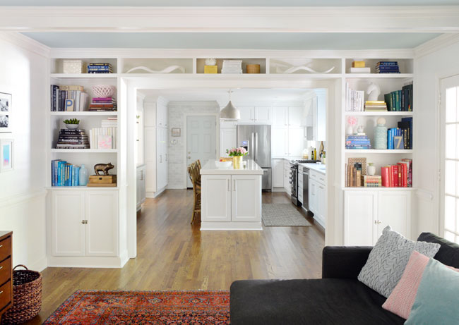 living room-built-in bookshelves-around doorway